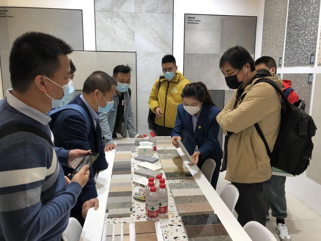 湖南天欣科技股份有限公司,岳陽(yáng)大理石,全拋釉,彩晶磚,超平釉,金剛釉,啞光磚生產(chǎn)銷(xiāo)售